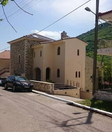 Villa Ria Калаврита Екстер'єр фото